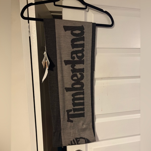 Timberland Accessories - New Timberland Scarf
Beautiful shape
New with tags